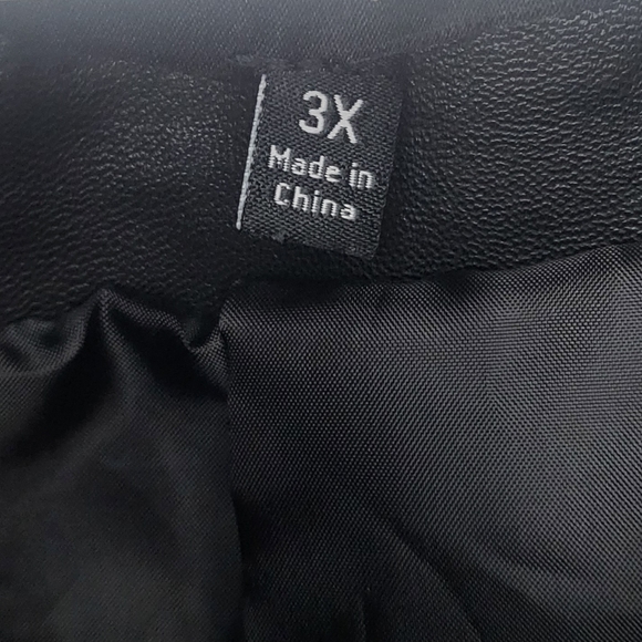 Women's faux leather zip up Jacket with faux fur size 3x - Picture 2 of 3